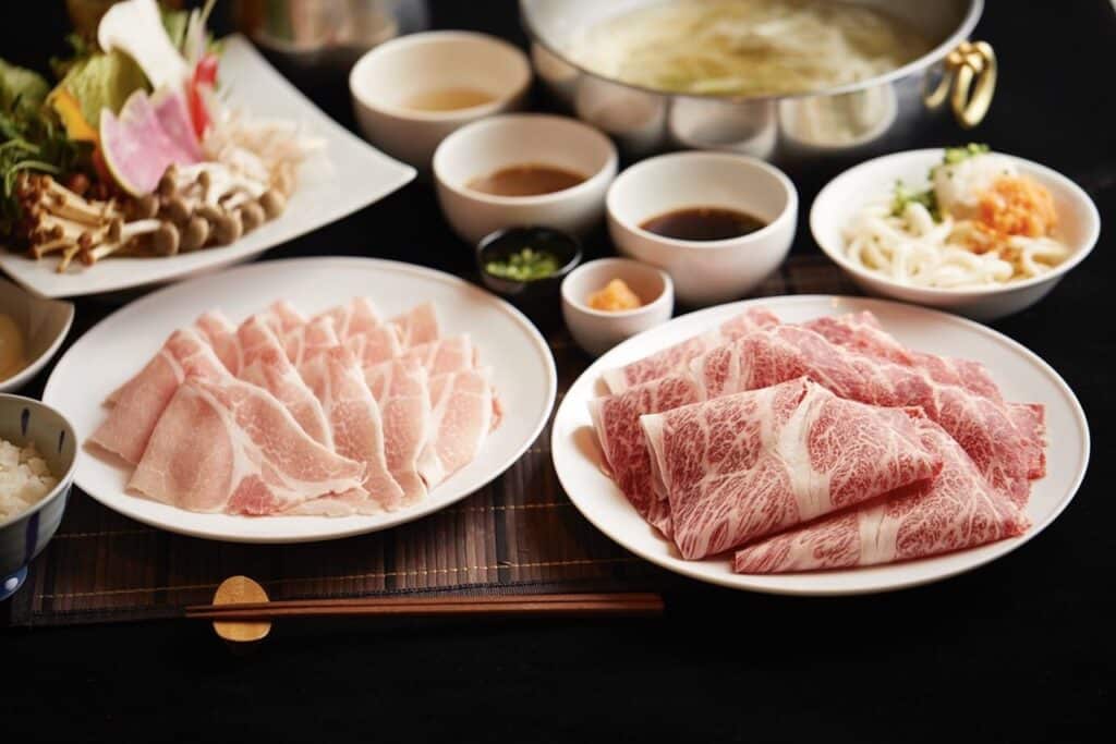 冬休みの家族ごはんはこれ!子どもも大人も喜ぶ“しゃぶしゃぶ食べ放題” |但馬屋エミテラス所沢店 しゃぶしゃぶ集合①黒毛和牛
